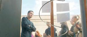 Spekulationsraum. Eine metallene Spirale soll als Konzept einer Zeitstruktur symbolisieren, dass die Zukunft ungewiss ist.