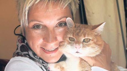 Haarige Angelegenheit. Die Kabarettistin Tatjana Meissner blickt in ihrem Ossi-Buch zurück in die Jugend, auf ihre Zeit als volkseigenes Showgirl, auf unverschämte Kellner und eigenbrötlerische Exmänner.
