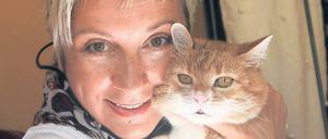 Haarige Angelegenheit. Die Kabarettistin Tatjana Meissner blickt in ihrem Ossi-Buch zurück in die Jugend, auf ihre Zeit als volkseigenes Showgirl, auf unverschämte Kellner und eigenbrötlerische Exmänner.