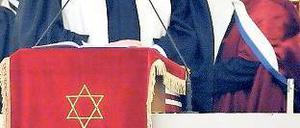 Vielseitig. Walter Homolka bei der Ordination von Rabbinern in Berlin.