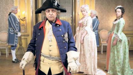 Statt Otto Gebühr nun Katharina Thalbach als der Alte Fritz. Mit seinem dokumentarischen Spielfilm wollte Regisseur Jan Peter dem historisch geprägten Film-Bild des Königs etwas entgegensetzen.