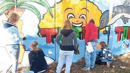 Gemeinschaftswerk: Das Graffito an der Oderstraße.