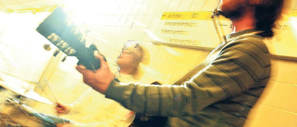 Subkultur. Auf U-Bahnhöfen ist Musikmachen mit Genehmigung erlaubt.