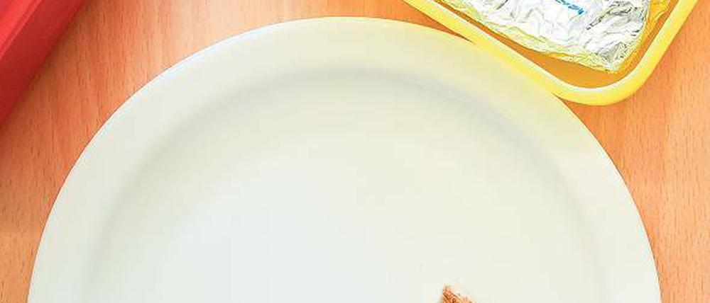 Ersatzmahlzeit. An vielen Einrichtungen – Horte und Kindertagsstätten – wurde am Montag wieder selbst gekocht – oder die Kinder brachten sich ihr Essen gleich selbst mit.