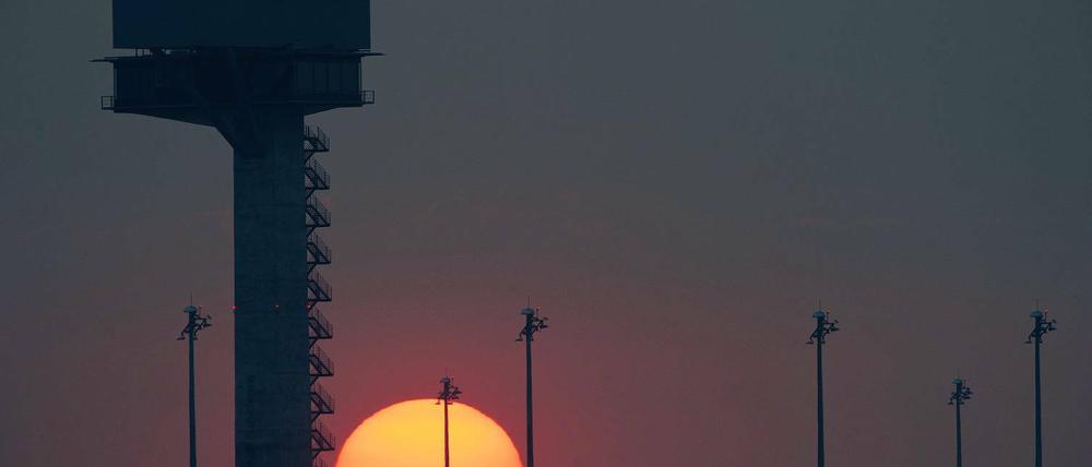 Kein Krach in der Nacht? Die Fluglärmgegner in Berlin und Brandenburg kämpfen für ein striktes Flugverbot in der Zeit zwischen 22 und sechs Uhr.