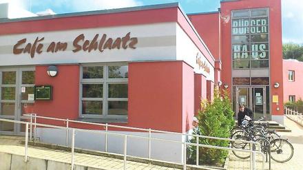 „Schönes Angebot“: Eine Lebensmittelausgabe im Cafè am Schlaatz kann sich die Potsdamer Tafel gut vorstellen.