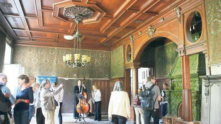Reich verziert. Die Pracht der Kaiserzeit macht noch immer den Charme der Villa Baumgart aus und lockte zuletzt zum Tag des offenen Denkmals viele Besucher an. Doch der Sanierungsbedarf für das Haus in der Friedrich-Ebert-Straße ist hoch.