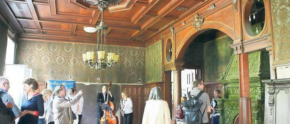 Reich verziert. Die Pracht der Kaiserzeit macht noch immer den Charme der Villa Baumgart aus und lockte zuletzt zum Tag des offenen Denkmals viele Besucher an. Doch der Sanierungsbedarf für das Haus in der Friedrich-Ebert-Straße ist hoch.