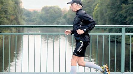 Gut vorbereitet nach Hawaii. Helmut Schicketanz trainierte auch daheim in Kleinmachnow für den berühmtesten Ironman am 13. Oktober auf der Pazifikinsel.