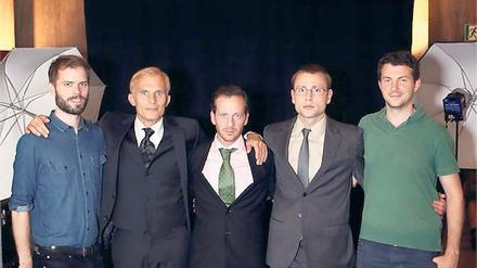 Irgendwer spielt falsch. Regisseur Philip Nauck, die Schauspieler Richard Sammel, Fabian Busch und Max Riemelt sowie Co-Regisseur Christopher Lenke (v.l.n.r.).