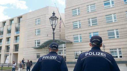 Gut bewacht. Die USA wollen jetzt auch ihre Botschaft in Berlin besser schützen.
