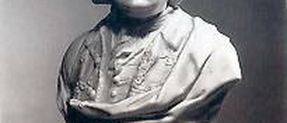 Aus Biskuit-Porzellan. Eine Büste des Marquis d’Argens 1774