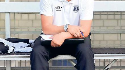 Vom Klassenerhalt überzeugt. Babelsbergs Co-Trainer Cem Efe weiß, dass die junge und neu formierte Nulldrei-Mannschaft einen Prozess durchläuft, der seine Zeit braucht.