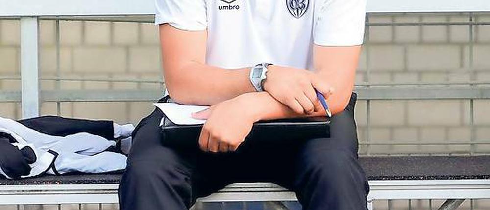 Vom Klassenerhalt überzeugt. Babelsbergs Co-Trainer Cem Efe weiß, dass die junge und neu formierte Nulldrei-Mannschaft einen Prozess durchläuft, der seine Zeit braucht.