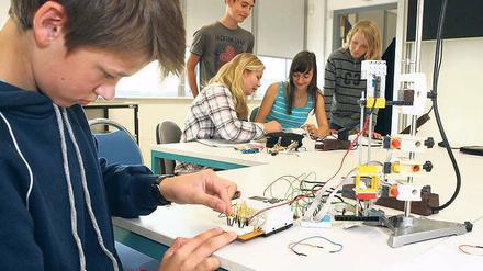 Mint–Forscher: Zu Besuch im Physikalischen Institut der Uni Potsdam