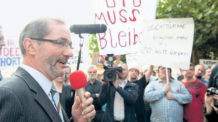 Ministerpräsident Platzeck hat in Cottbus die geplante Hochschulstrukturreform des Landes verteidigt.