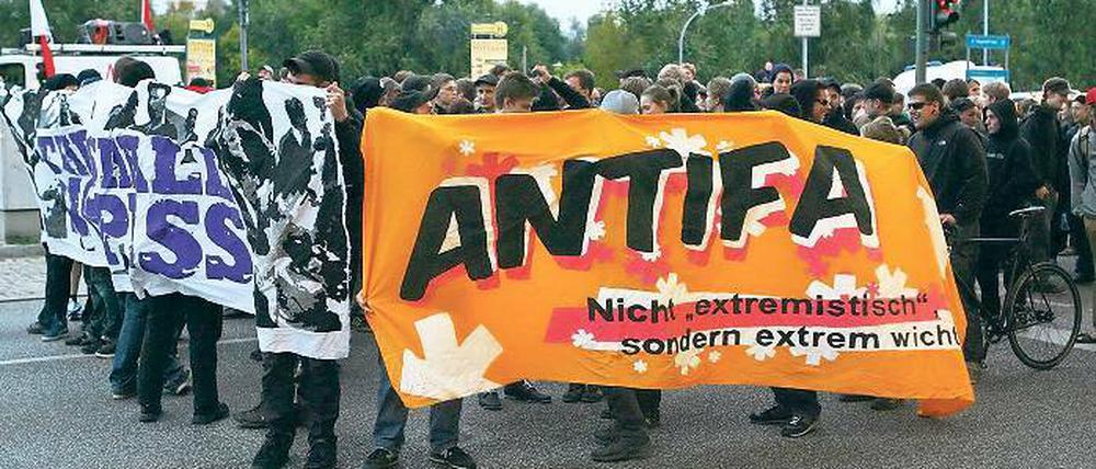 Start. Die Antifa begann Freitagabend mit den Protesten gegen die NPD.