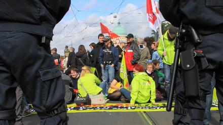 Mit zahlreichen Protestaktionen haben engagierte Bürger am Samstag in der brandenburgischen Landeshauptstadt Potsdam einen Aufmarsch der rechtsextremen NPD verhindert. -