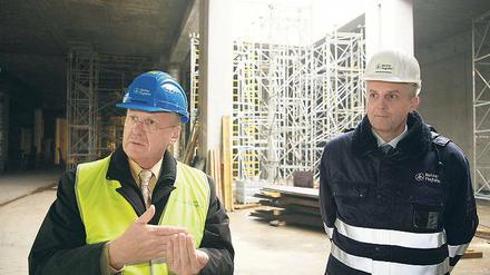 Abgang. Zwei wichtige Planer mussten nach dem Chaos gehen: erst verlor Manfred Körtgen (gelbe Weste) seinen Job, jetzt auch Joachim Korkhaus.