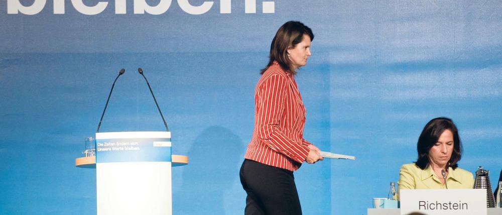 Abgang. Die Landeschefin der CDU Brandenburg, Saskia Ludwig, nach einer Rede auf dem Landesparteitag in Potsdam 2011. Sie wird zum Rücktritt als Chefin von Fraktion und Partei gedrängt.