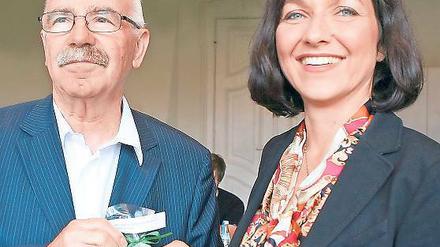 Glückskeks zum Start: Horst Heinzel und Katherina Reiche von der CDU.