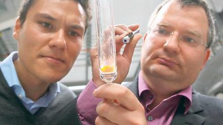 Gründer. Marvin Stolz und Elmar Schmälzlin (r.) von Colibri Photonics.