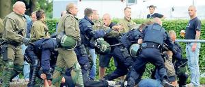 Angst vor Ausschreitungen. Situationen wie vor zwei Jahren, als der SVB 03 in Wittstock antrat und Hooligans in den Innenraum drangen, will der SV Victoria Seelow verhindern.