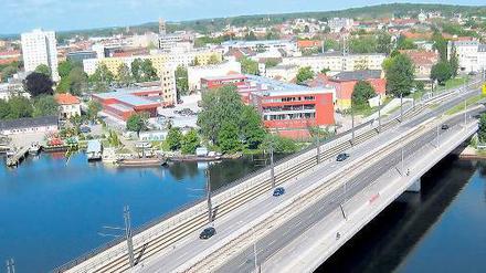 Teure Verkehrsanlage: Bis 2015 wird die Humboldtbrücken-Sanierung 55 Millionen Euro gekostet haben.