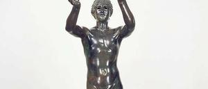 Ach, was ist das doch für strammer Knabe. In diesem Falle die Statue „Betender Knabe“, die Friedrich II. neben Schloss Sanssouci aufstellen ließ.