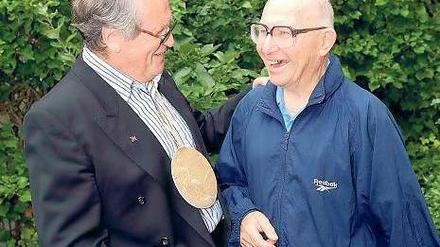 Freunde geworden. 40 Jahre nach seinem Olympiasieg lud der Potsdamer Peter Frenkel (l.) den israelischen Athleten und Attentats-Überlebenden Shaul Ladany ein.