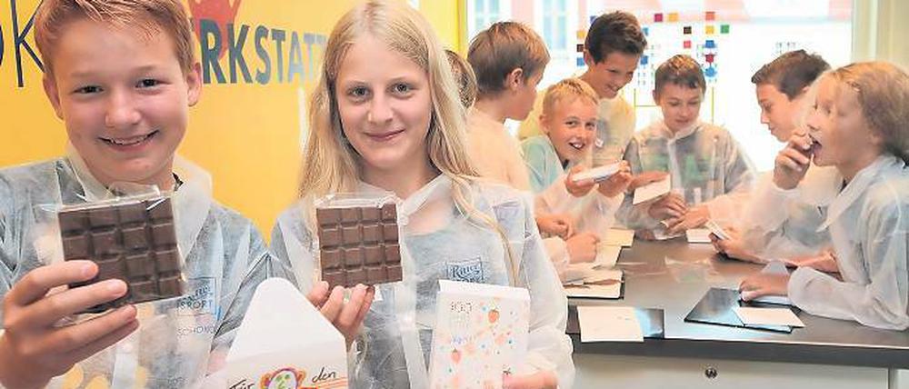 Selbstgemacht. Felix (12) und Antonia (12) in der Schoko-Werkstatt