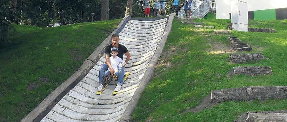 Rutschig. Auch im Sommer können die Königskinder rodeln.