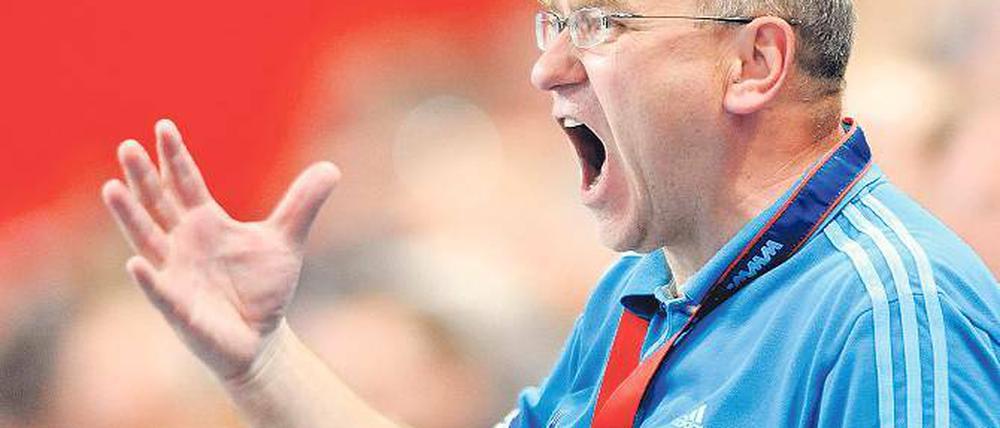 Mit großem Ziel. VfL-Trainer Rüdiger Bones hat sich mit seiner Mannschaft nach dem Abstieg aus der Zweiten Bundesliga den sofortigen Wiederaufstieg vorgenommen. Sein Team wurde auch mit Spielern aus dem eigenen Nachwuchs verstärkt.
