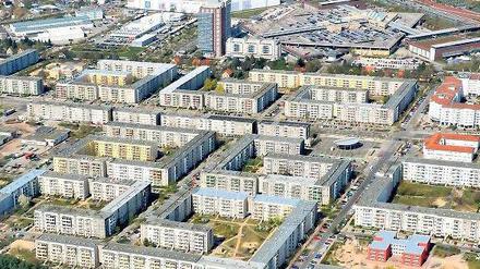 Drewitz von oben. In dem Stadtteil befinden sich viele der 17 000 Pro -Potsdam-Wohnungen. Für das kommunale Wohnungsbauunternehmen haben die Stadtverordneten jetzt eine Mietenbremse beschlossen. Dafür hatten sich vor allem SPD und Linke eingesetzt.