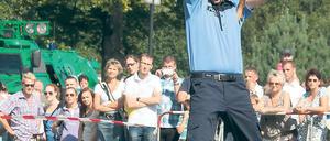 Mit Biss. Die Diensthunde des brandenburgischen Polizeipräsidiums in Potsdam zeigten am Donnerstag den rund 1500 Besuchern des Tages der Offenen Tür, was in ihnen steckt.