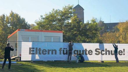 Schon im Vorjahr hatten Eltern und Schüler am Brauhausberg in Potsdam ein Protestlager aufgeschlagen, um gegen die Kürzungen zu protestieren.