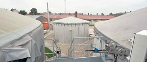 Energieautarkes Dorf: Blick auf die Biogasanlage in Feldheim.