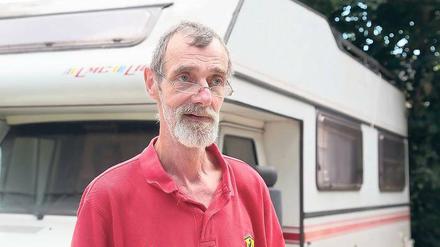 „Mit dem Hintern auf der heißen Herdplatte.“ Michael Dalchow braucht eine Wohnung. Jetzt könnte er sie bekommen – nachdem er zwei Jahre im Wohnmobil lebte.
