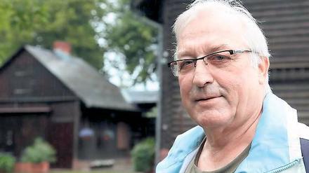„Nur über meine Leiche.“ Frank Duif in seinem Alexandrowka-Garten.