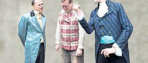 Märchenhaft und bitterböse. Das Spiel im „Drachen“ zeigt: Das Volk lässt sich immer dressieren.