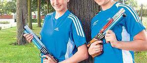 Gut gewappnet. Anna Matthes (l.) und Sophie Schulpig starten in Warschau.