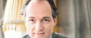 Nicht nur das Haar sitzt perfekt. Bernhard Roetzel, Fachmann in Sachen Mode.