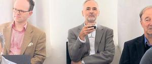 Wenn Dichter Dichtern lauschen. Die Schriftsteller Stefan aus dem Siepen (li.) und Silvio Huonda nicht auf der Bühne, sondern im Publikum bei „Brandenburg liest“ in der Villa Quandt.