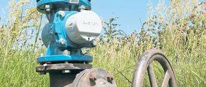 Für die Obstbauern alternativlos. Ohne Brauchwasser würde es keine Obstplantagen in Werder geben. Trotz der Gaunereien wird das marode Netz deshalb saniert.