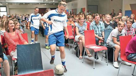 Sport frei! 125 neue Schüler wurden am Sonntag an der Sportschule „Friedrich Ludwig Jahn“ begrüßt. Sie kommen aus dem ganzen Bundesgebiet. In den vergangenen 60 Jahren räumten Sportschul-Absolventen insgesamt 124 Olympia-Medaillen ab.