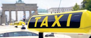 Entsetzen in der Taxibranche. Der Taxiverband Berlin-Brandenburg forderte nach der Tat in Kleinmachnow eine stärkere Videoüberwachung in den Fahrzeugen.