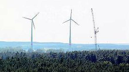 Mittelmärkische Skyline: Auch Windräder haben den Landkreis geprägt.