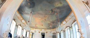 Glänzende Aussichten. Der Spiegelsaal im Schloss Rheinsberg kann vom heutigen Samstag an nach der Restaurierung wieder besichtigt werden.