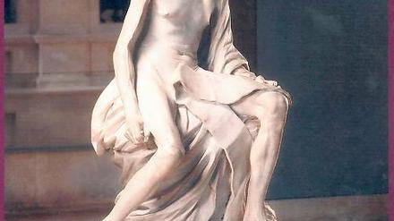Nackt. Diese Marmorskulptur von Voltaire schuf Jean-Baptiste Pigalle 1776.