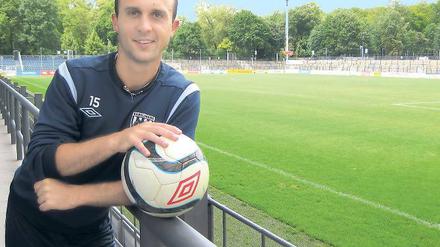 Guter Dinge. Sergej Evljuskin hat Selbstvertrauen aus dem Heimsieg gegen Darmstadt getankt. Nun will er bei seinem ehemaligen Verein Hansa Rostock einen Punkt oder gar den Sieg holen.